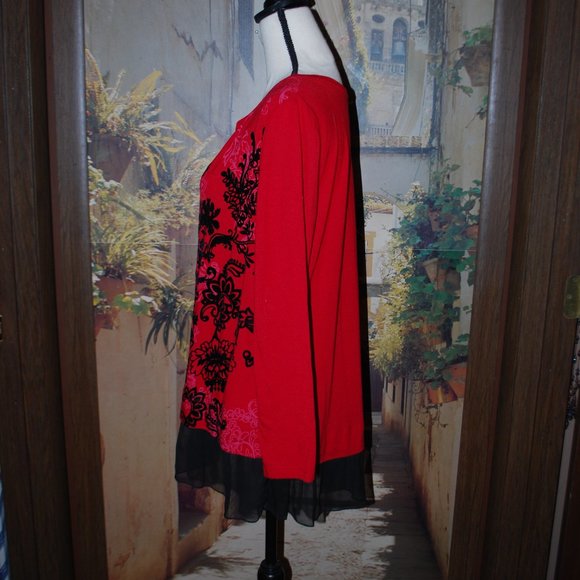 3/$30 - Pretty Red & Black Top - XL - Picture 3 of 9